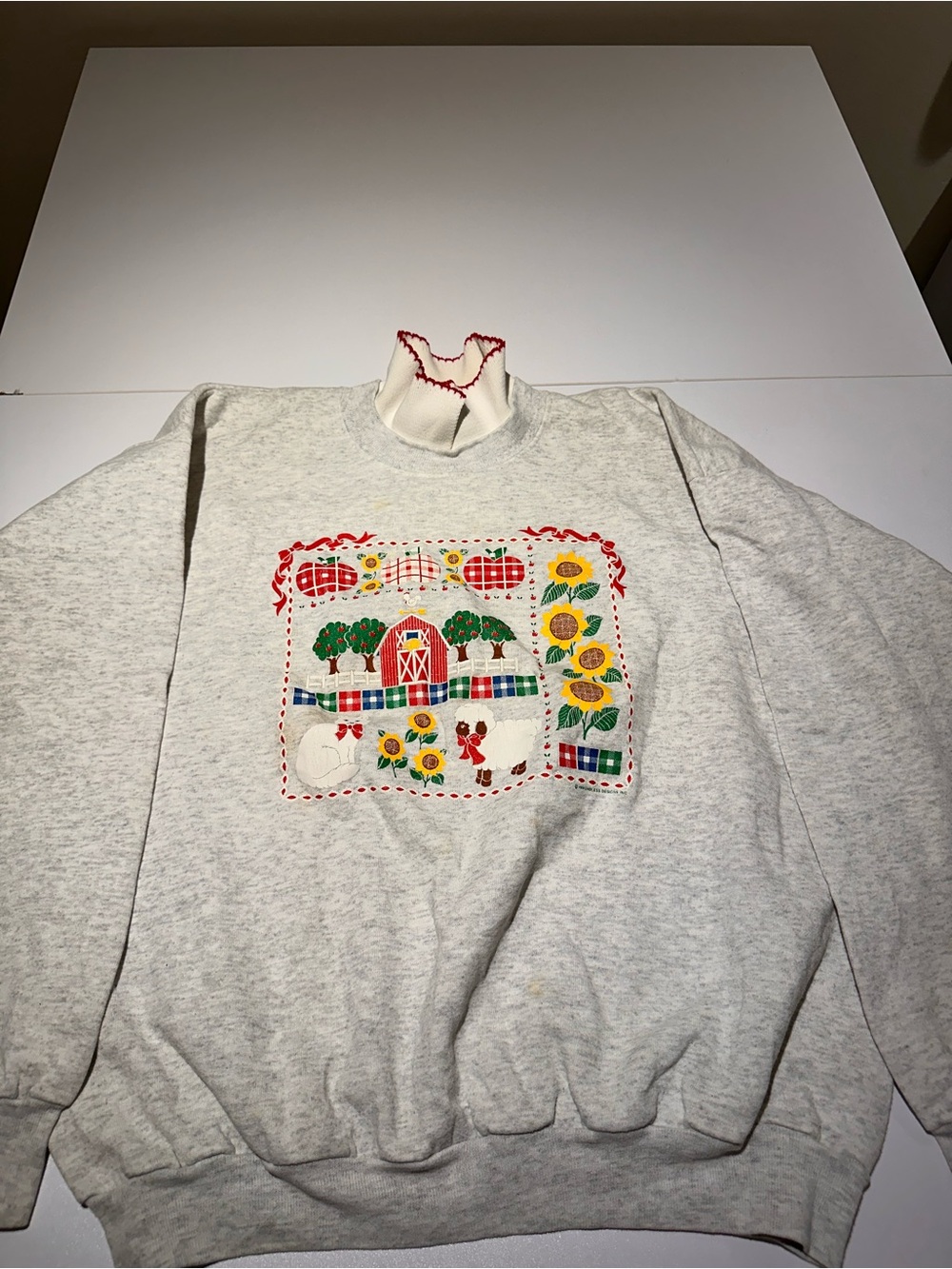 Lee Cream Sweatshirt with Red & Green Apple Orchard Print